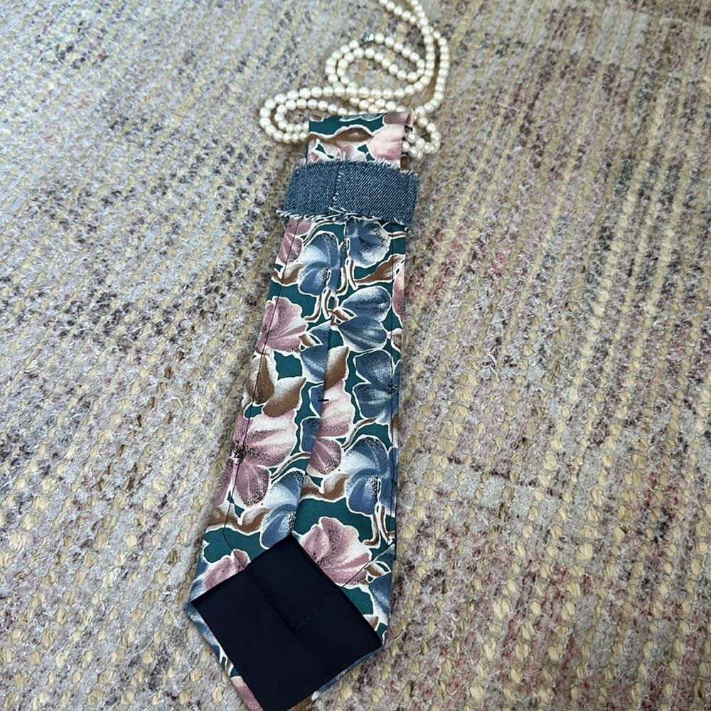Upcycled Ladies Necktie silk Necktie Necklace - DENIM/PINK/FLOWER - Picture 3 of 4